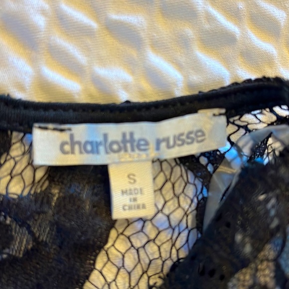 Charlotte Russe lined contrast lace romper - like new condition Small blk/crème - Picture 3 of 4